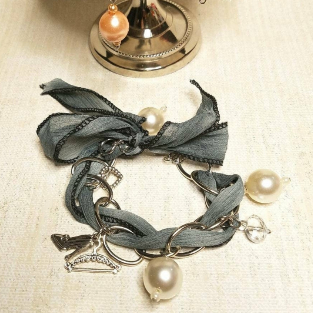 Charm bracelet